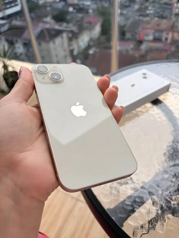 iPhone 13 128 GB White 1