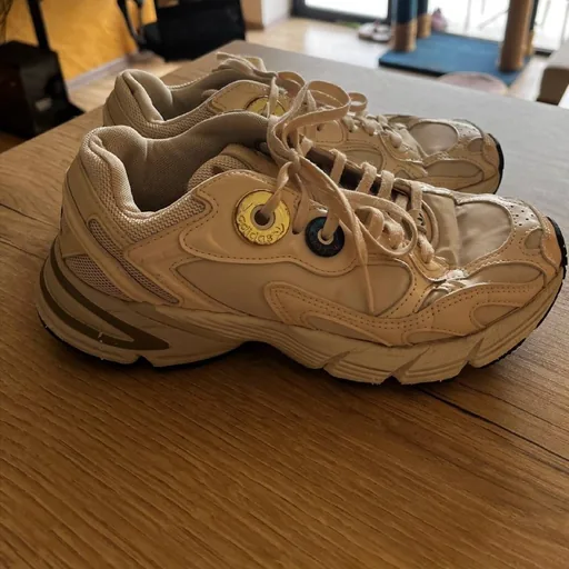 Женские кроссовки Adidas