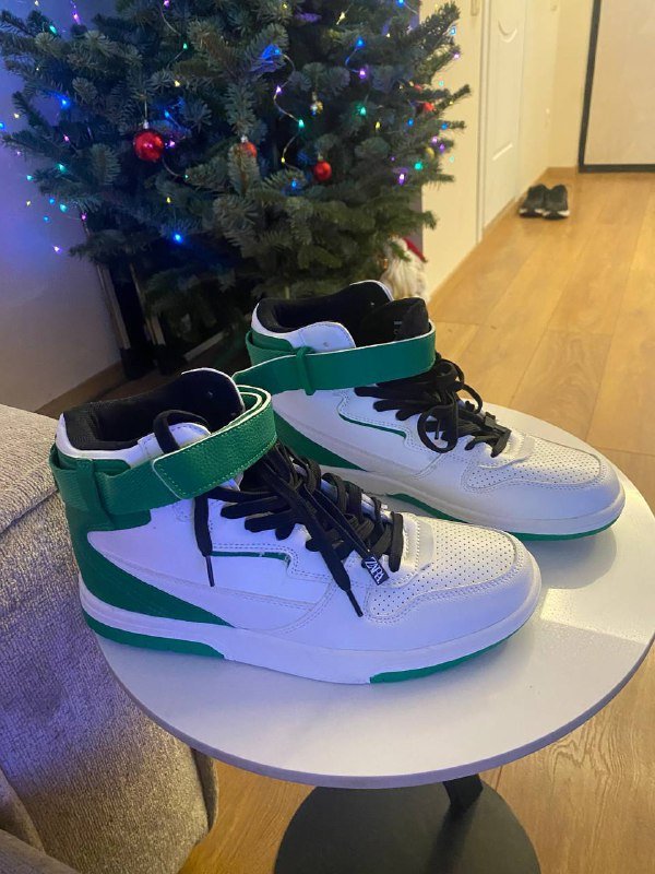 Женская одежда, обувь кроссовки, куртки, жилетки, брюки 3