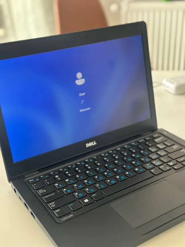 Dell Latitude 5280 1