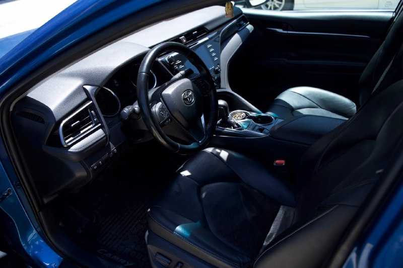 Toyota Camry XLE 2018 4