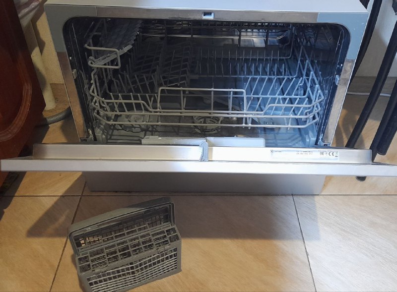 Посудомоечная машина Electrolux 2