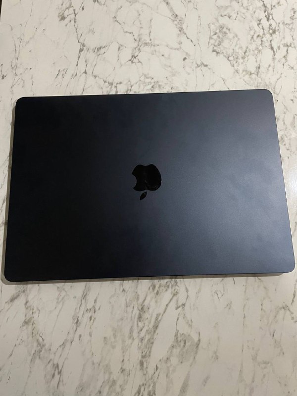 MacBook Air 15 inch M2 2023 16 GB
