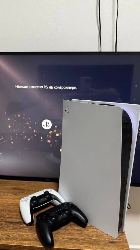 PlayStation 5 с 2 геймпадами 3