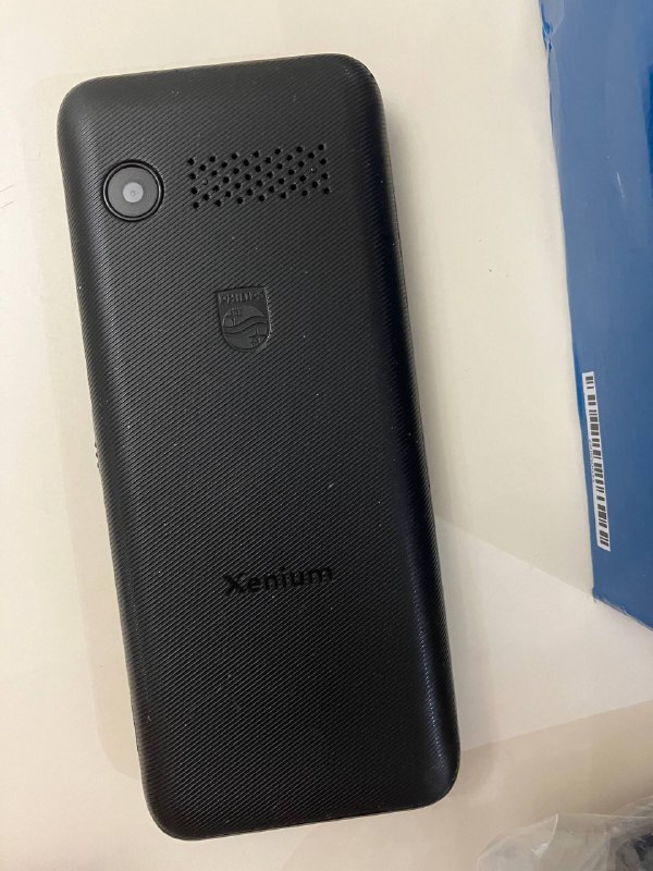 Телефон Philips Xenium E6500 кнопочный 4G с двумя сим-картами 3