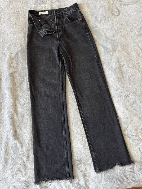 Джинсы черные Zara, брюки коричневые Zara, джинсы бежевые Stradivarius