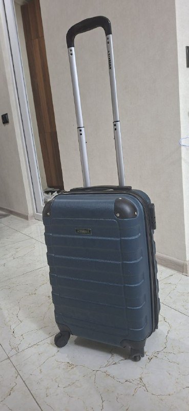 Маленький чемодан для ручной клади 2