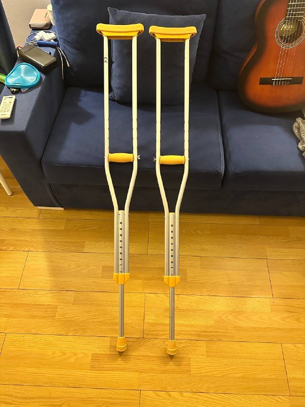 Костыли регулируемые фирмы Loco