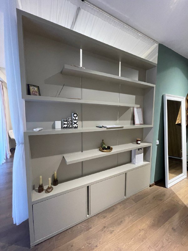 Стеллаж дизайнерский, кресла, столик, пуфик, обувница, часы 3