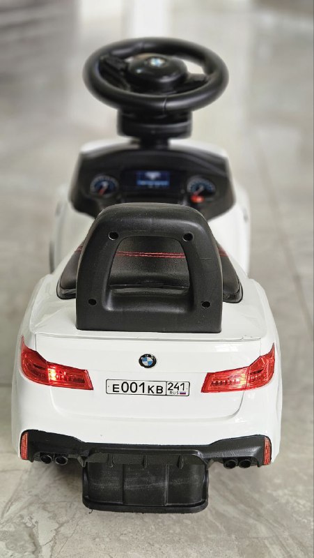 Детский автомобиль толокар BMW M5 2022 5