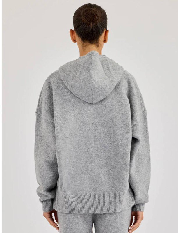 Худи Cernucci, брюки Massimo Dutti, водолазка Massimo Dutti 2