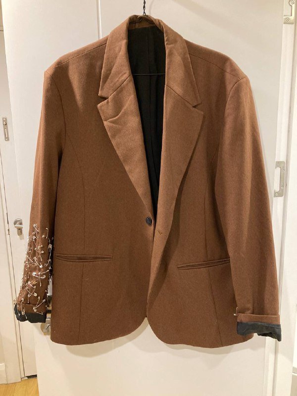 Женский оверсайз пиджак кастомный с булавками