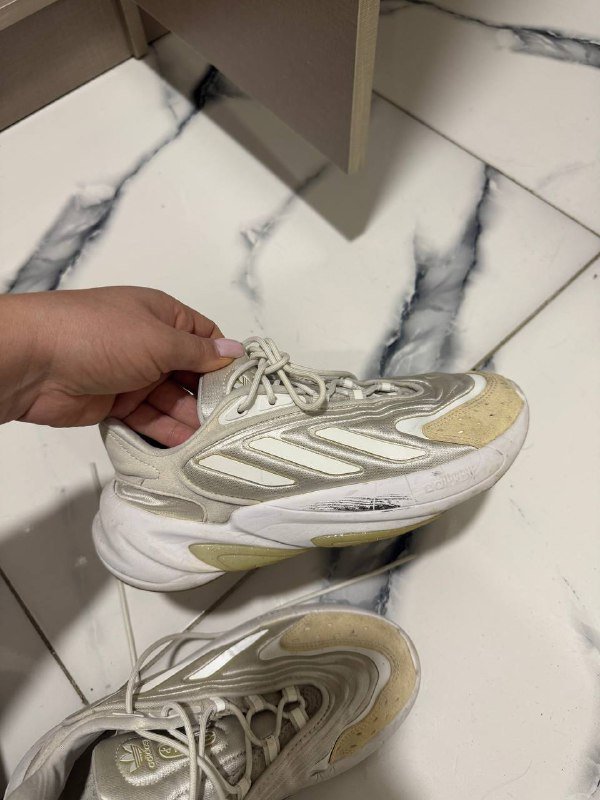 Женские кроссовки Adidas с дефектом 3