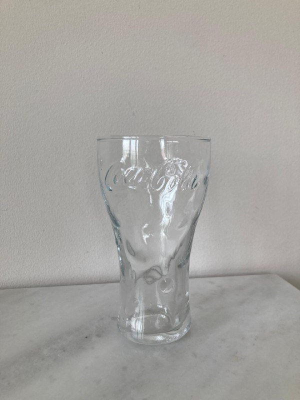 Веер односторонний, стакан кока-кола, браслет, маленькая сумочка, гирлянда 2