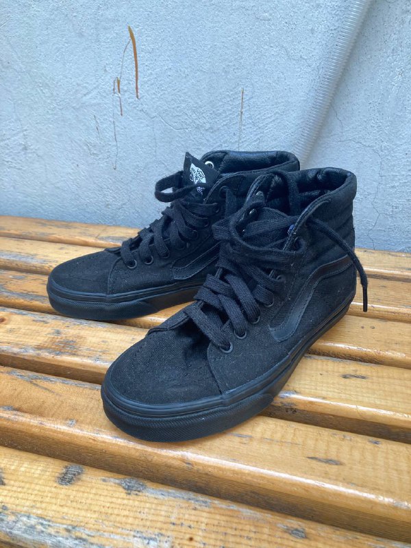 Кроссовки New Balance на Gore Tex, Кеды Vans SK8-HI, Трекинговые кроссовки Quechua, Кожаные кроссовки Nike Cortez, Трекинговые ботинки McKinley, Туфли Dr Martens, Salomon на Gore Tex 2