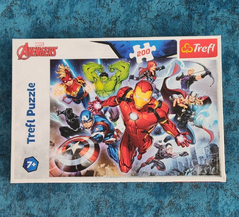 Пазлы Marvel и Юрский мир