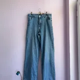 Лонгслив, футболка, лонгслив, сумка, джинсы 2