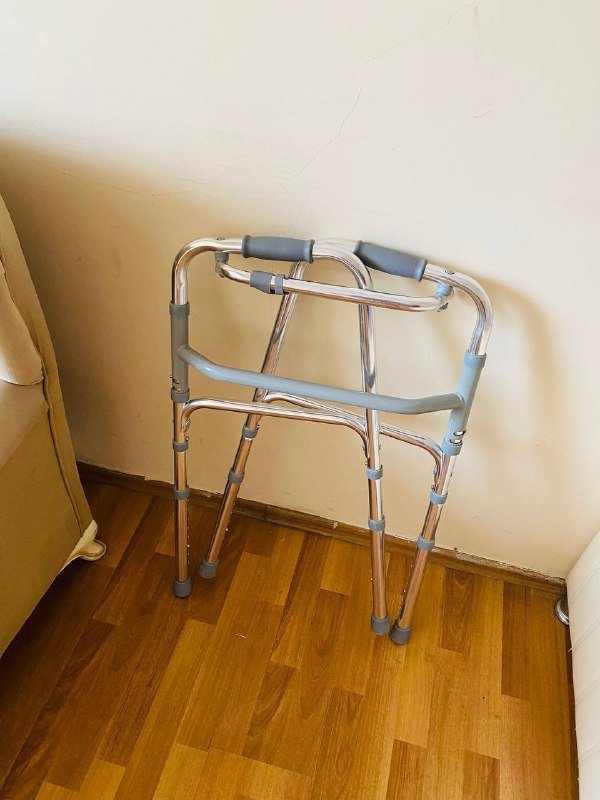 Инвалидные ходунки и костыли 2