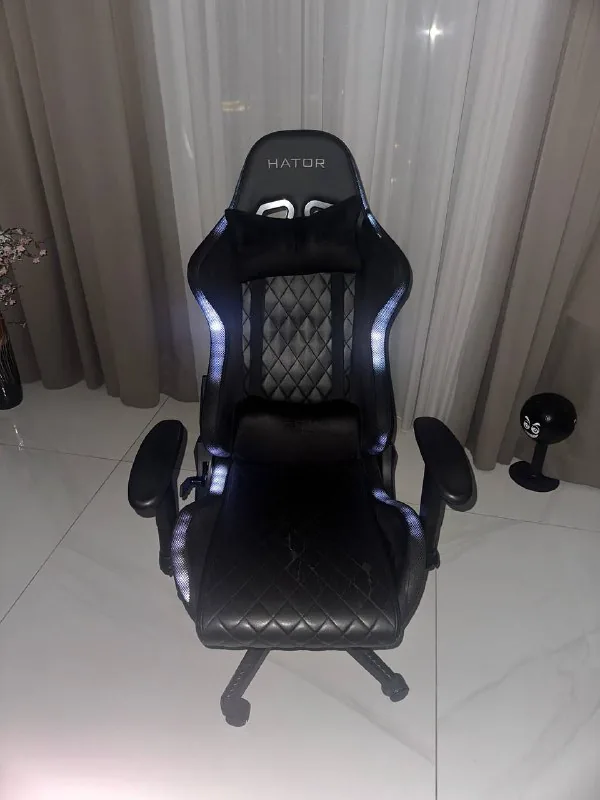 Игровое кресло с подсветкой 1