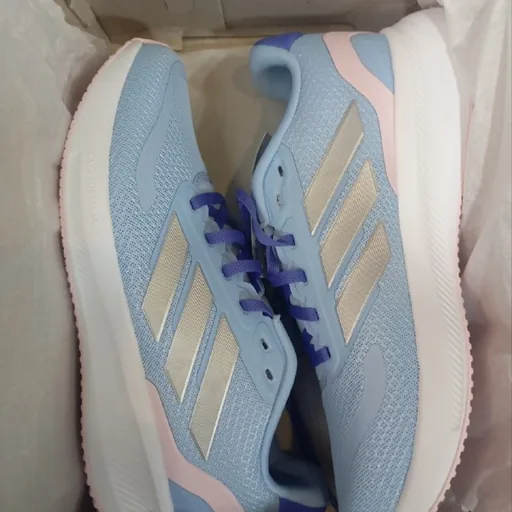 Adidas кроссовки новые