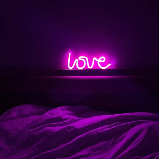 Неоновая подсветка Love