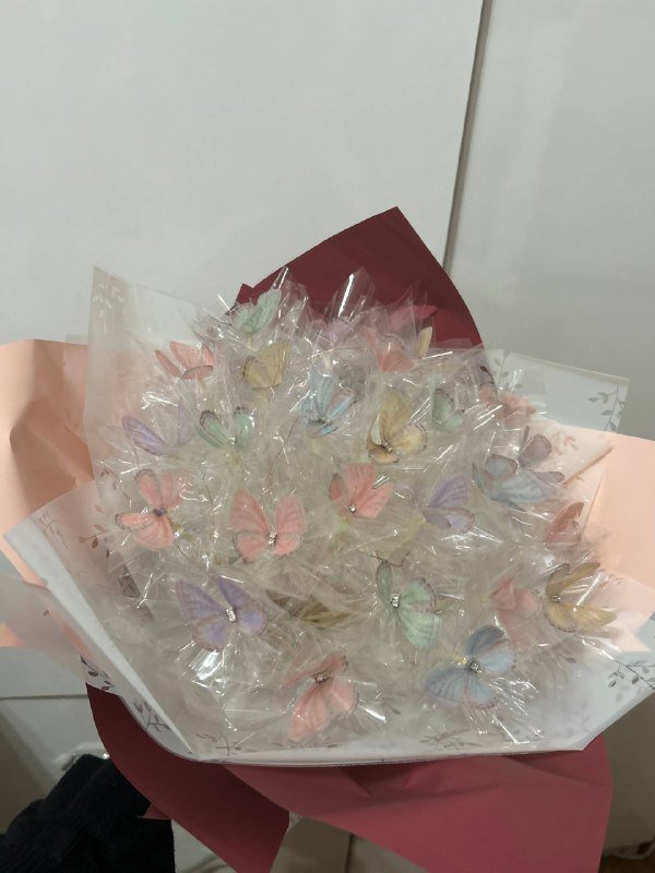 Светящийся букет из бабочек