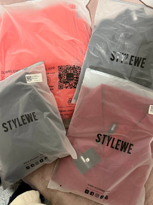 Черный кожаный пиджак, Бордовый пиджак, Черный пиджак с цветочками, Красное вечернее платье 5