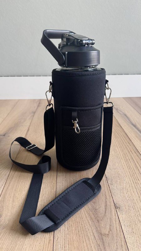 Спортивная бутылка для воды 2 литра с чехлом для телефона 3