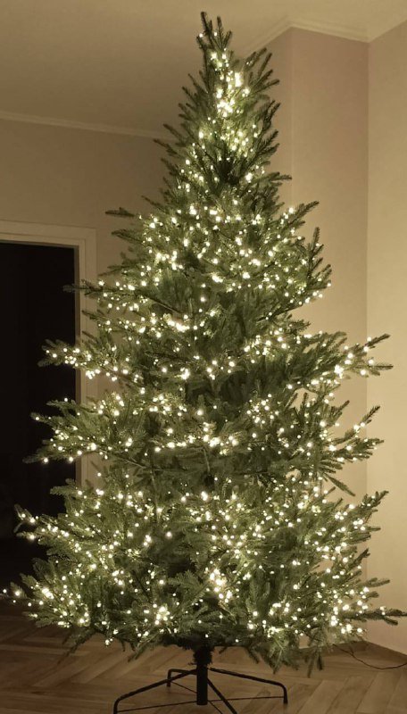 Ёлка искусственная с подсветкой