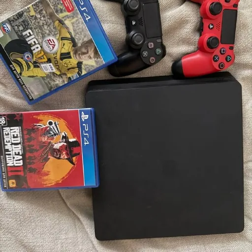 PlayStation 4 Slim, 2 джойстика, 3 игры