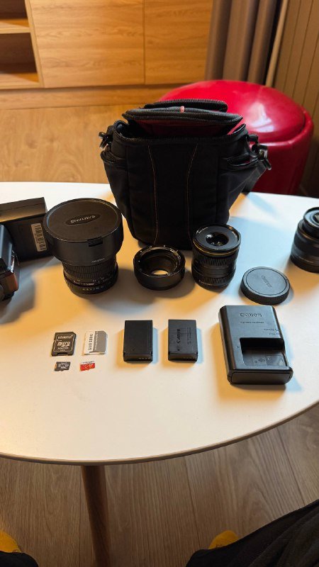 Canon EOS M50, 4 объектива, вспышка, карты, 2 батареи 10