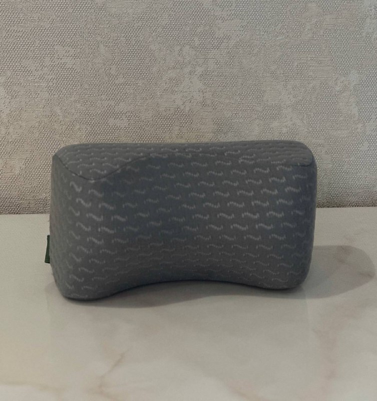 Подушка для путешествий с резинкой 3