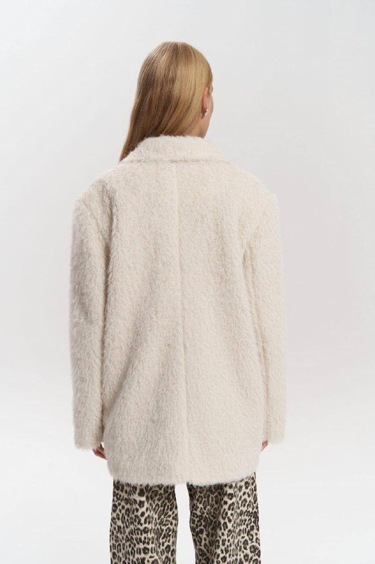 Пиджак новый, instax mini 11, кроссовки decathlon 3