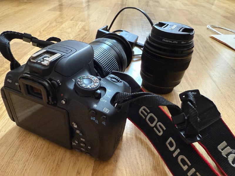 Зеркалка Canon 700d с объективом 18-135 3