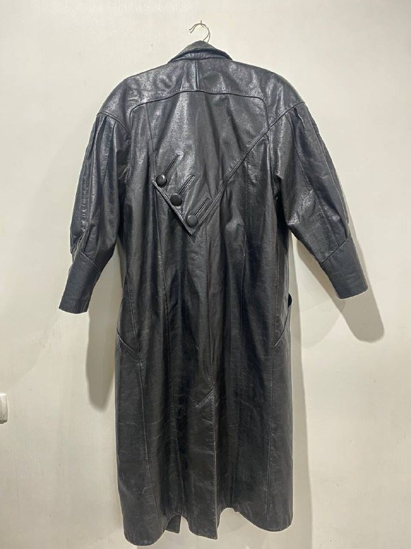 Кожаный плащ, Топ сетка белая, Блуза чёрная шифоновая, Vivienne Westwood кеды 2