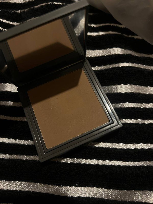 Маска для волос Estel, бальзам MOCHEQI, палетка теней Mesauda, скульптор Alix Avien, тональные кремы Pro Makeup, Bodyography, Estee Lauder, Physicians Formula, Clinique 4