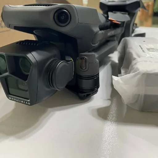 DJI Mavic 3 Pro Fly More Combo