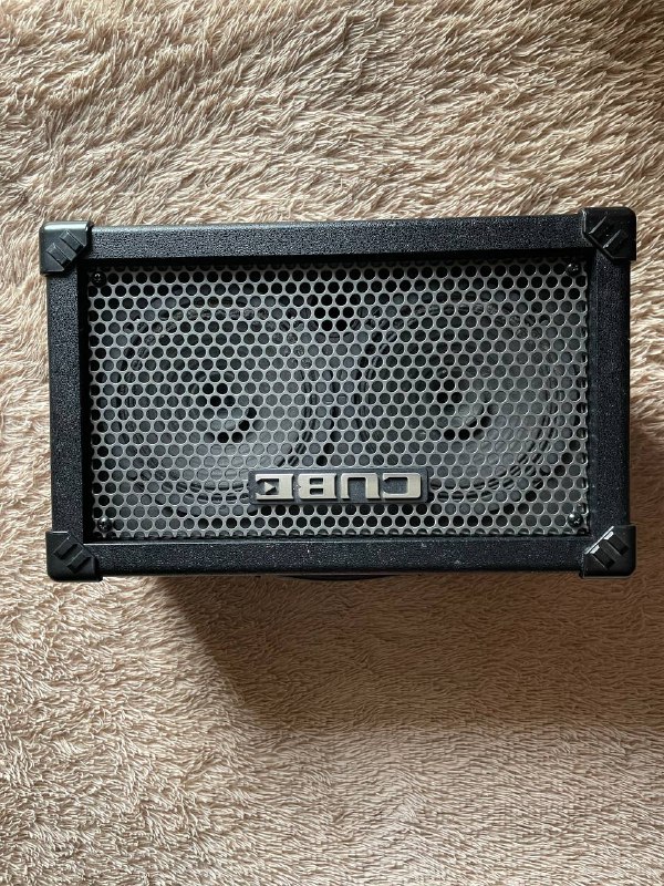 звуковая карта Focusrite solo gen 4, микрофон Audiotechnica at 2035, пантограф с поп фильтром, комбо усилитель Roland cube street, электро гитара fender squier sonic telecaster, гитара ibanez ewp12ewb piccolo 4