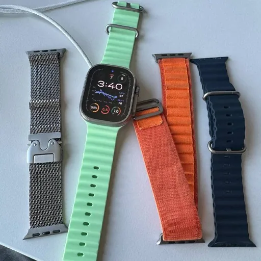 Apple Watch Ultra 2, original straps, fast charger