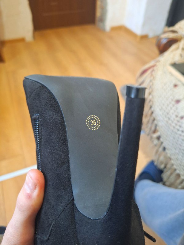 Размер 36 черные сапоги 4