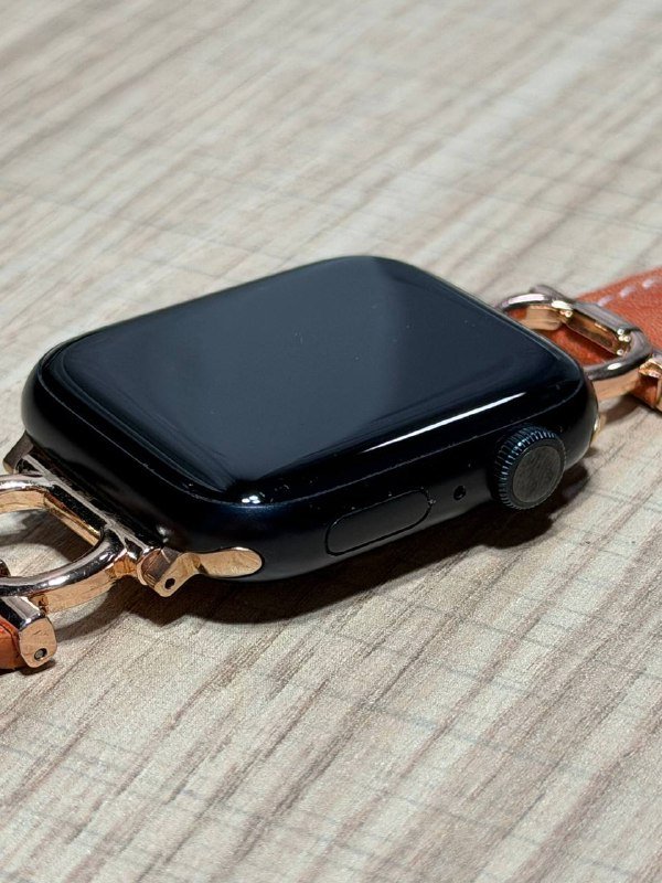 MacBook Pro 13 2018, Apple Watch 8 45mm 4