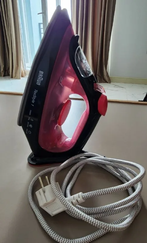 Утюг Braun 1