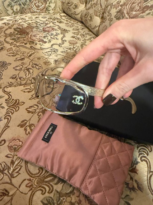 Очки, кроссовки, детские штаны, уги, куртка 8