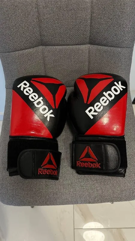 Боксерские перчатки Reebok 16 oz