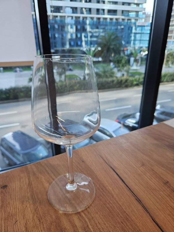 Бокалы парные и бокал на высокой ножке