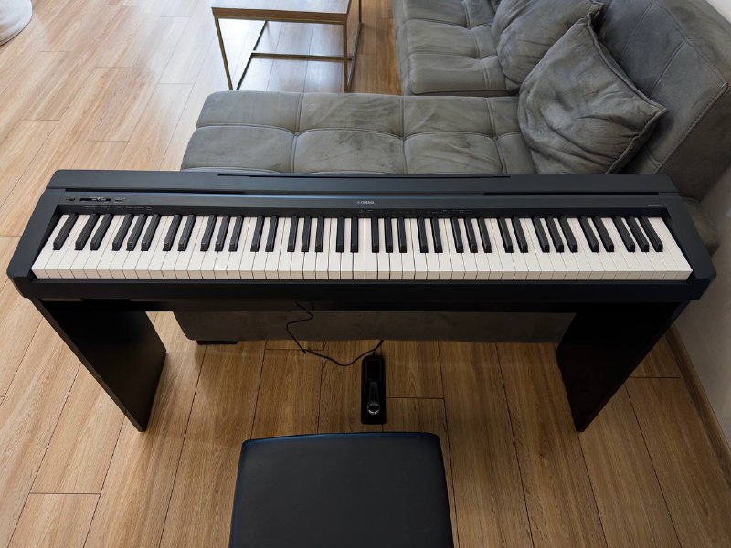 Цифровое пианино Yamaha P-71b с аксессуарами 4