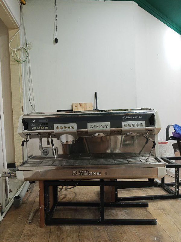 Профессиональная Итальянская кофемашина на 3 отделения 4