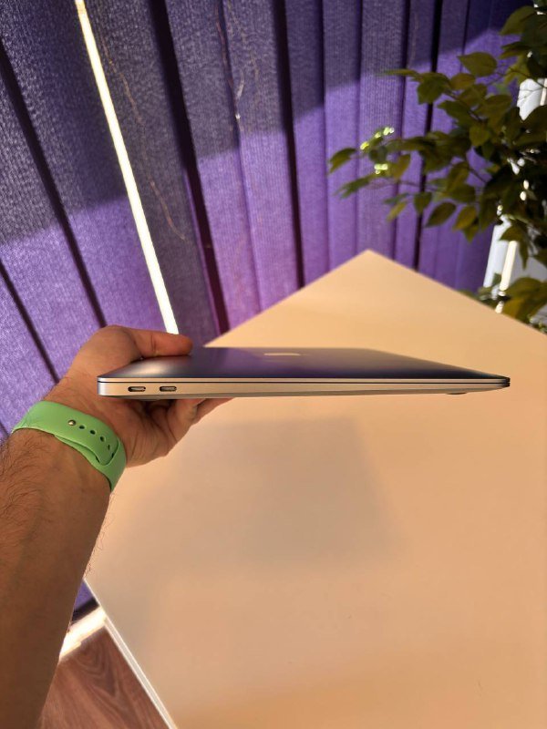 Macbook Air M1 8/256GB 4
