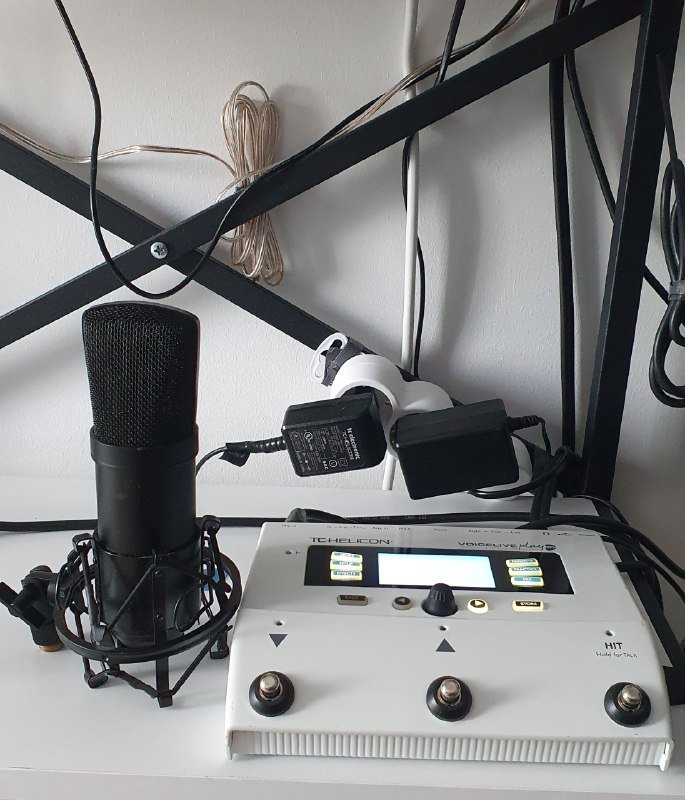 TC-Helicon VoiceLive Play GTX, MXL 440 микрофон 3