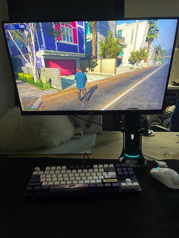 Игровой ПК, монитор, клавиатура, мышка, микрофон